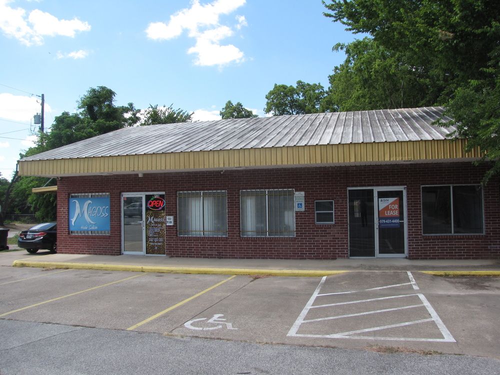 Retail Space Available | 708 W William J Bryan Pkwy | Bryan, TX: 708 W Wm J Bryan Pkwy, Bryan, TX 77803